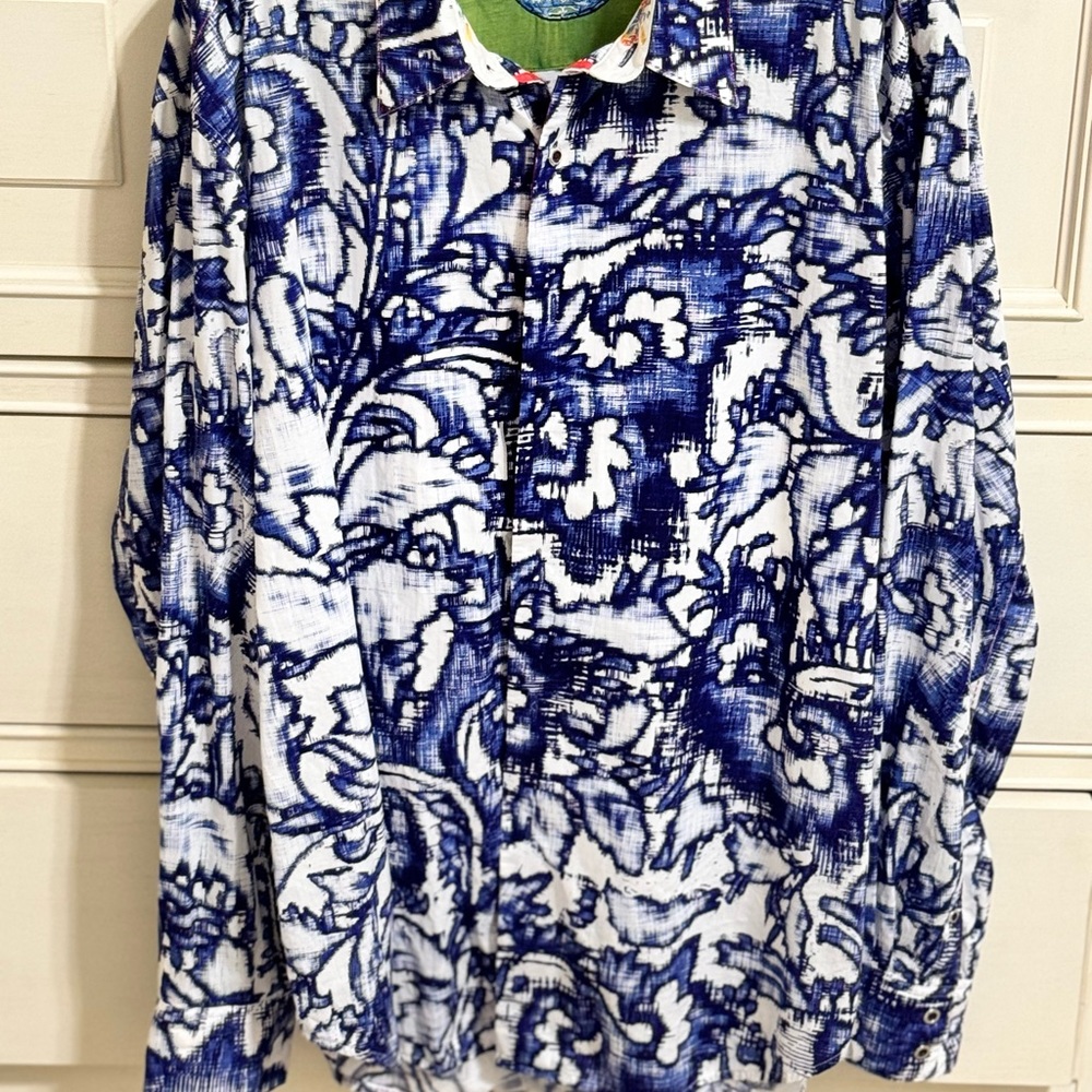Robert Graham Blue and White Men's Shirt